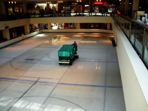 Eisbahn in nem Einkaufscenter in Portland