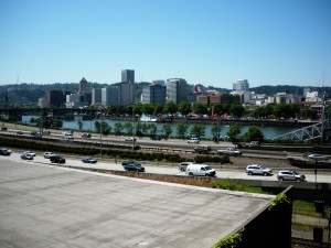 Portland Downtown von der Burnside Bridge aus